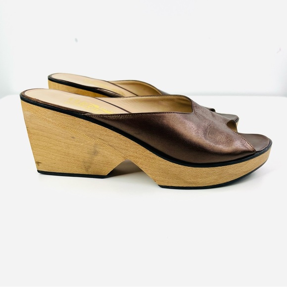 Salvatore Ferragamo Metallic Brown Wood Wedge Heel Vintage Sandals - Picture 3 of 9